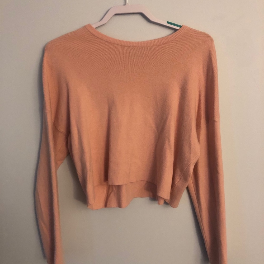 M pink cropped sweater